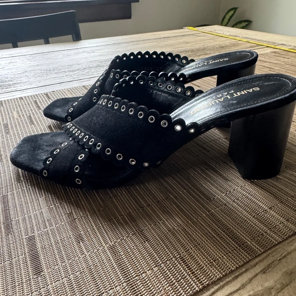 Saint Laurent Loulou suede grommet heel - Picture 4 of 7